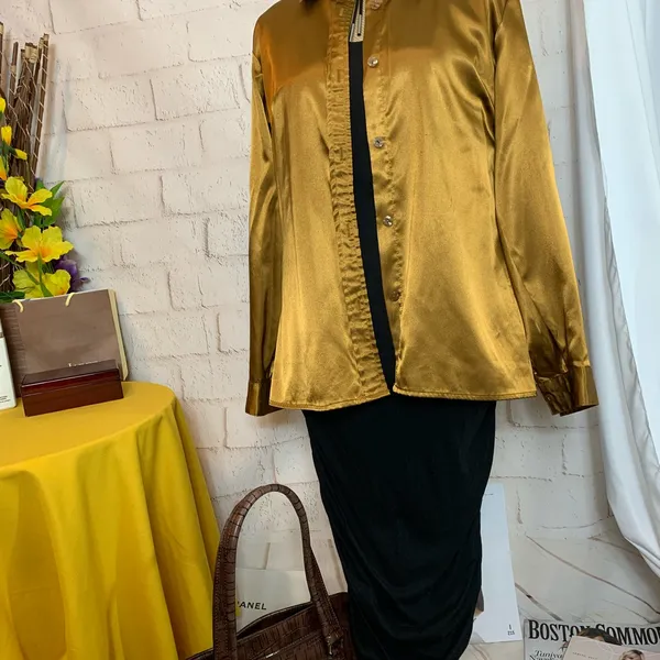 ⬇️ LONG SLEEVED BLOUSE Gold Size M - Image 3