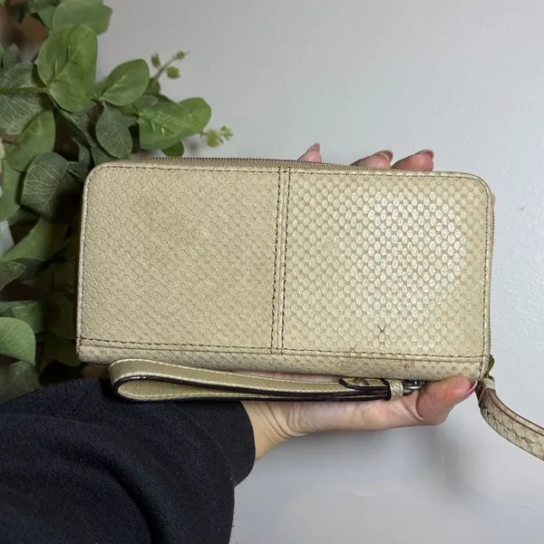 Fossil Women's Cream Wallet-purses - Image 3