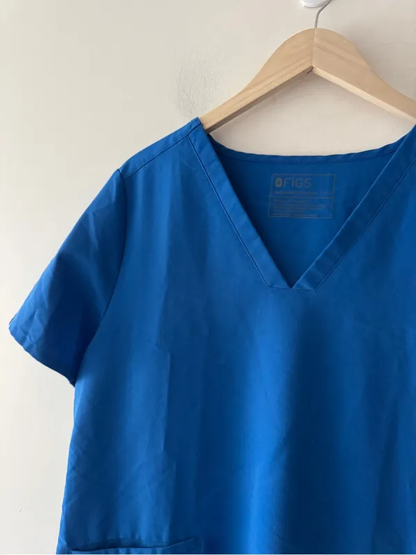FIGS Casma Three Pocket Scrub Top Royal Blue - Image 3