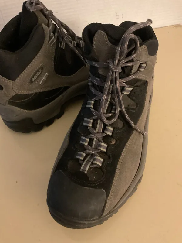 Asolo Women's Gray and Black suede Hiking boots Size 6.5 - Image 9