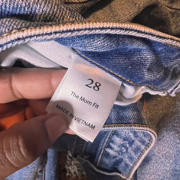 Willow + Root‎ Distressed Mom Jeans Ripped Knee Denim Button Fly Size 28 - Image 4