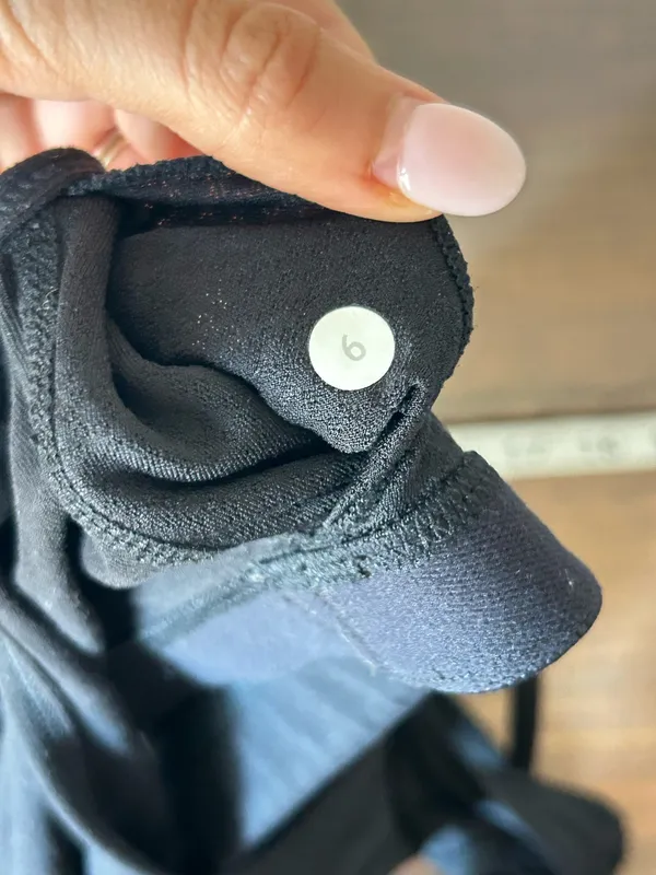 Lululemon No Limit Tank Top Shelf Bra Size 6 Black Stretch Low Hip Length. a-1 - Image 2