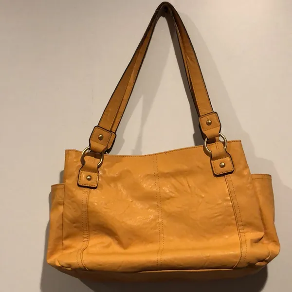 Bueno Faux Leather Gold Baguette Purse - Image 4