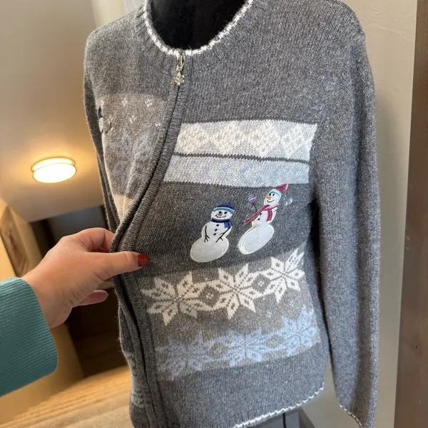 Croft & Barrow Full Zip Sweater Grey Snowman Snowflake Knit Ugly Sweater Granny - Image 4