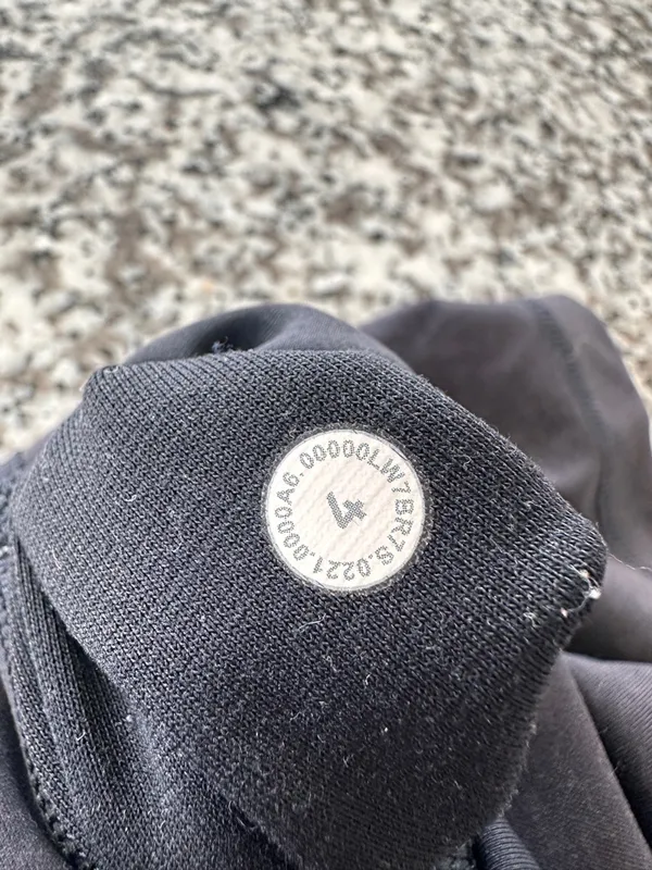 LULULEMON Wunder Train High Rise Short 8" in Crunch Black Sz. 4 - Image 8