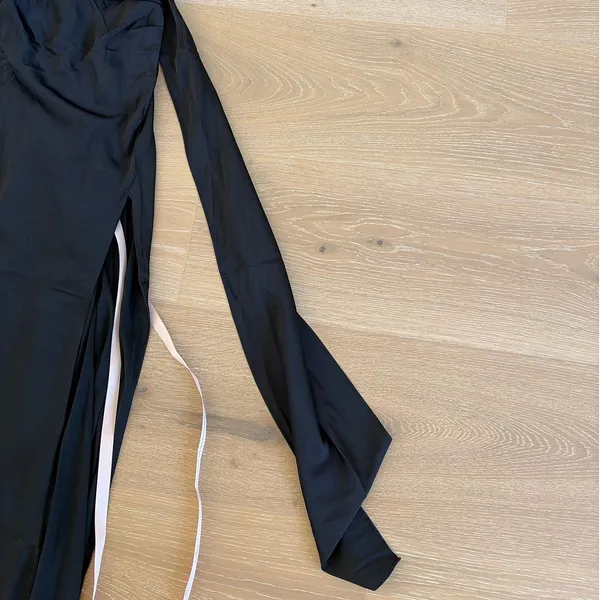 Lulu’s Maxi Dress Satin One Shoulder Signature Elegance Size XXS Black - Image 3