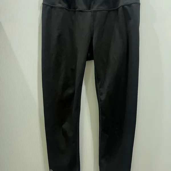 Offline by Aerie Black High-Waisted wider Leggings size Medium - Image 4