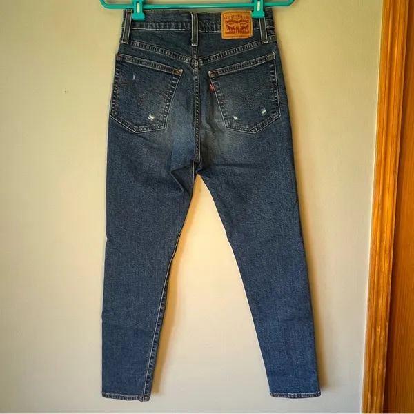 Levi Strauss & Co Distressed Wedgie Skinny Jean Size 26 - Image 2