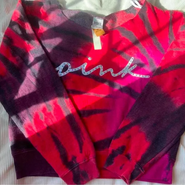PINK Victoria's Secret Women's Red and Purple Sweater with grommets size Large - Image 4