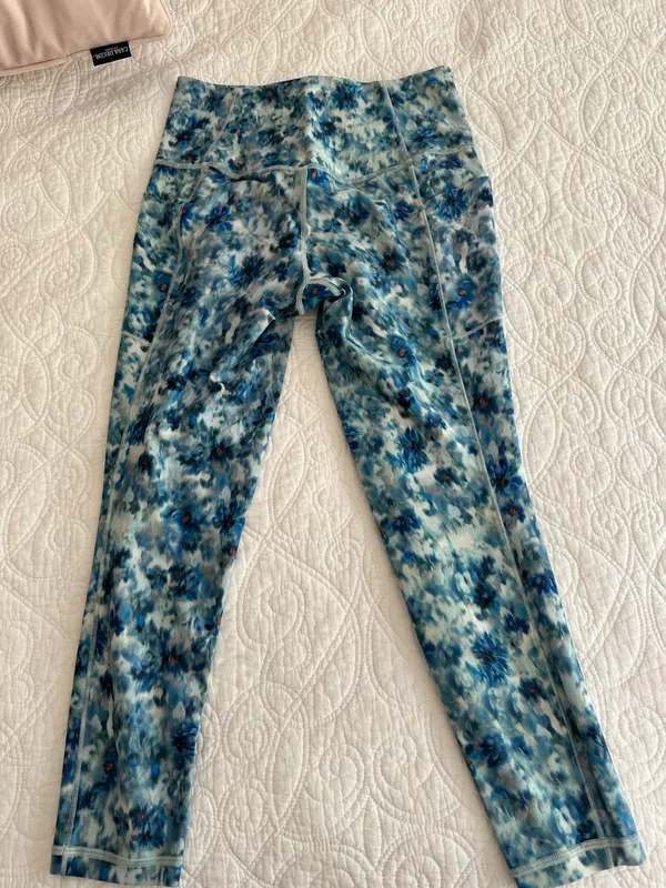 Athleta 7/8 Leggings Salutation - Image 2