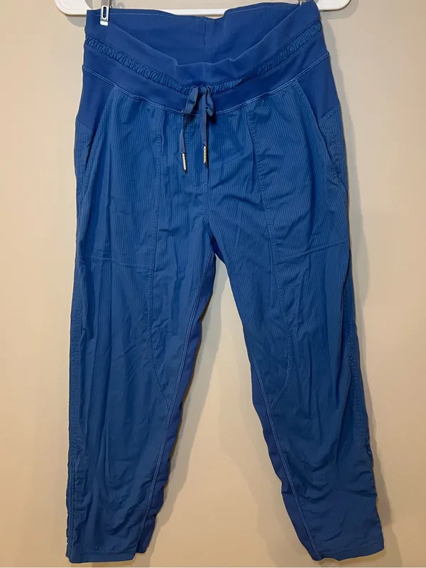 Lululemon Dance Studio Mid-Rise Crop 25” in Soft Denim - Image 2