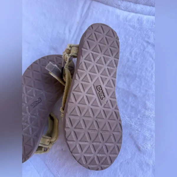 TEVA ORIGINAL UNIVERSAL MARESSA SANDALS WOMEN’s Size 7 Shoes light yellow - Image 11