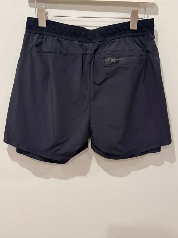 Novel Size Medium Athletic Shorts Double Lined Black - Image 3