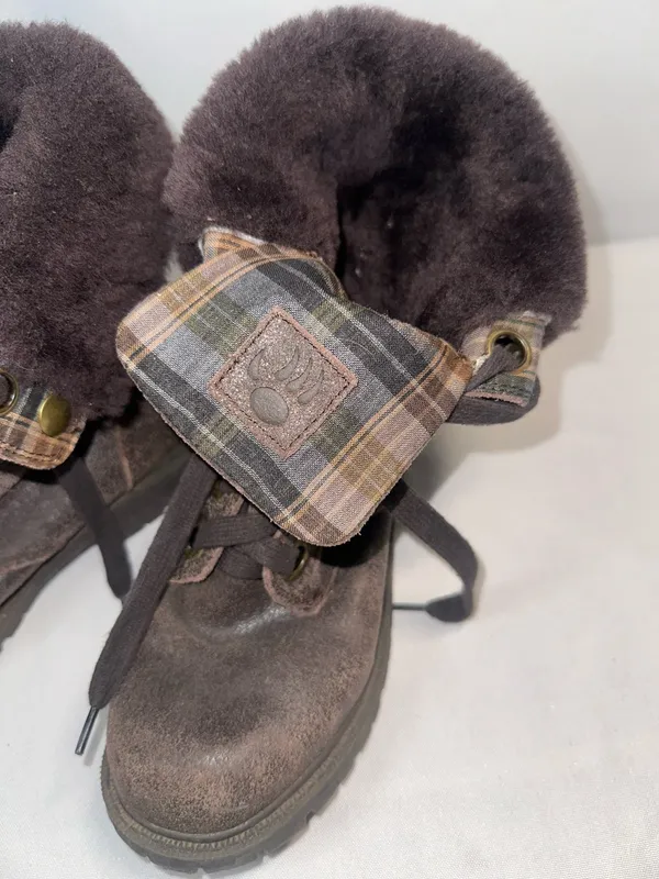 BEARPAW Kayla Women 7 Brown Suede Shearling Fur Cuff Lace Up Plaid Winter Boots - Image 2