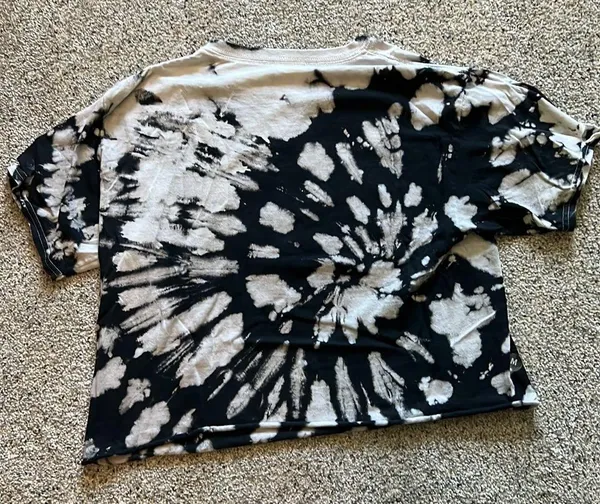 Hype Means Nothing Cropped ‘Far Out’ Shirt - Image 2