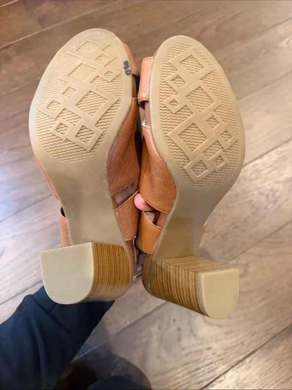 White Mountain Tan Open-Toe Chunky Heel Sandals Size 8.5 - C16-066 - Image 2