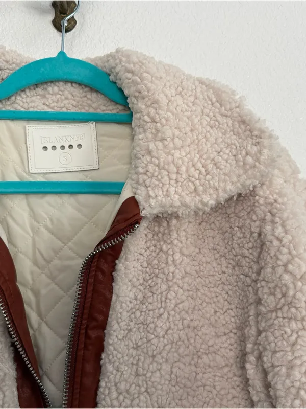 Blank NYC Faux Shearling Crop Jacket Small Marshmellow Brown - Image 4