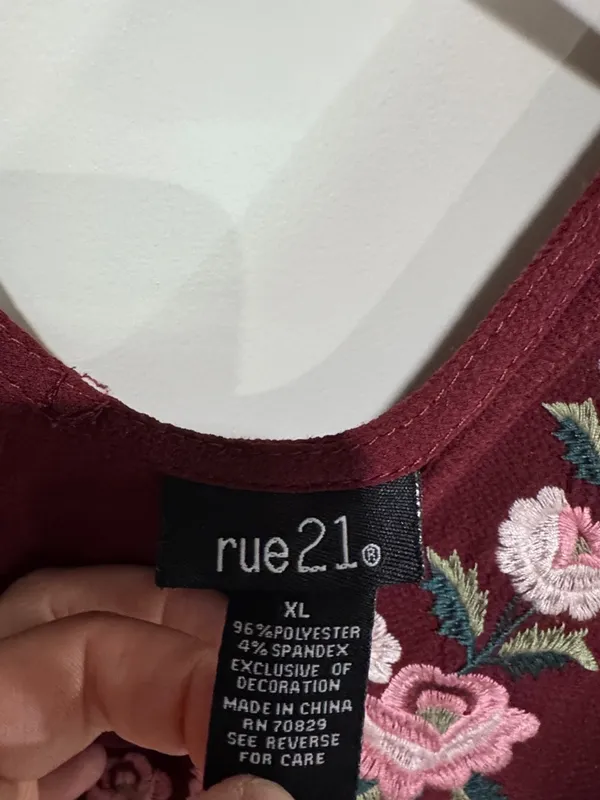 Rue21 Burgundy Embroidered V-Neck Tie-Front Blouse / AA20 - Image 3