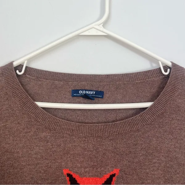 Old Navy Vintage Fox Sweater Size Large Crew Neck - Image 4
