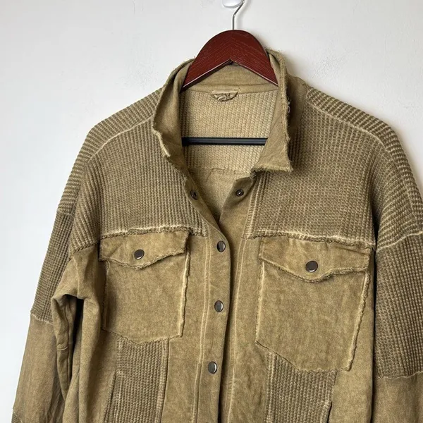 POL woman's I oversized Olive Green shirt Jacket sz S - Image 2