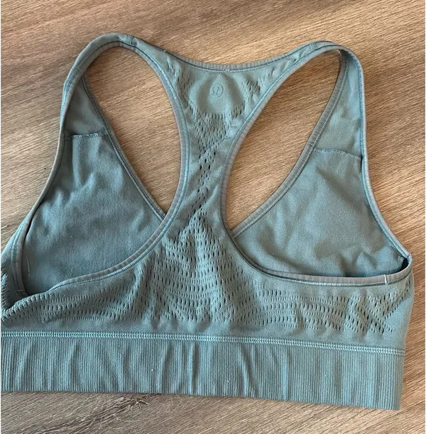 Lululemon Digital Rain Bra size 10 - Image 4