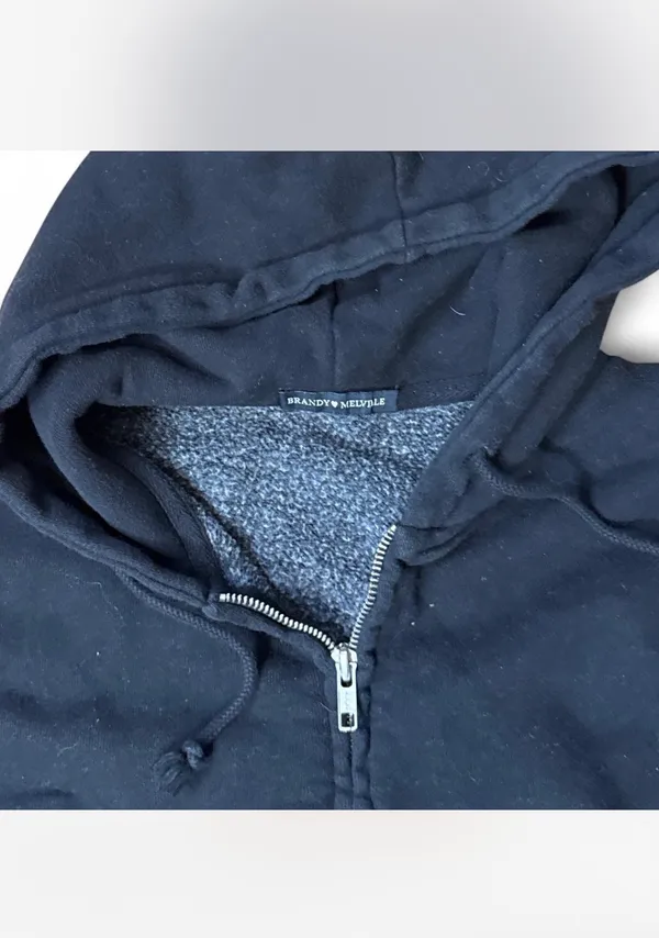 Brandy Melville Black Cropped Hoodie Zip-Up - Image 3