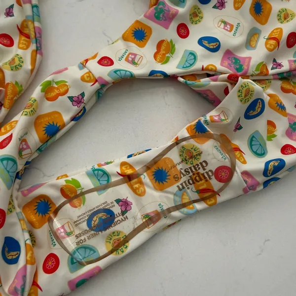 Dippin Daisys Cece Top/Besties Bottom M Bikini Set Tropical Passport Print NWT - Image 9