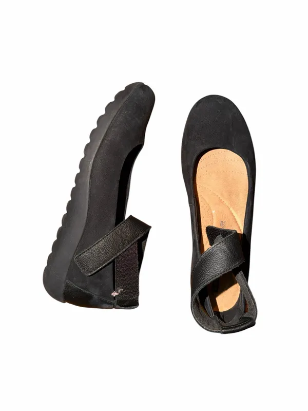 Clay Comfortable Black Mary Jane Flats with Ankle Strap 9 - Image 4