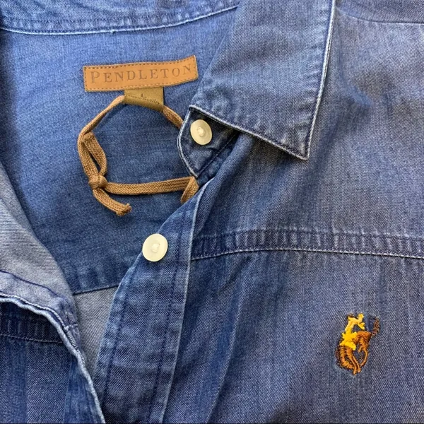 NWOT Pendleton round up let‎ er buck chambray top - Image 4