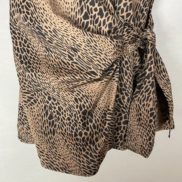 Guess Wrap Top Animal Print‎ Women Small Brown Black Leopard Sleeveless Blouse - Image 5