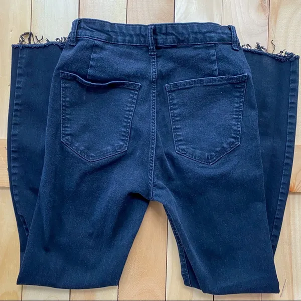 Zara // Black Hi-rise Skinny Jeans - Image 2