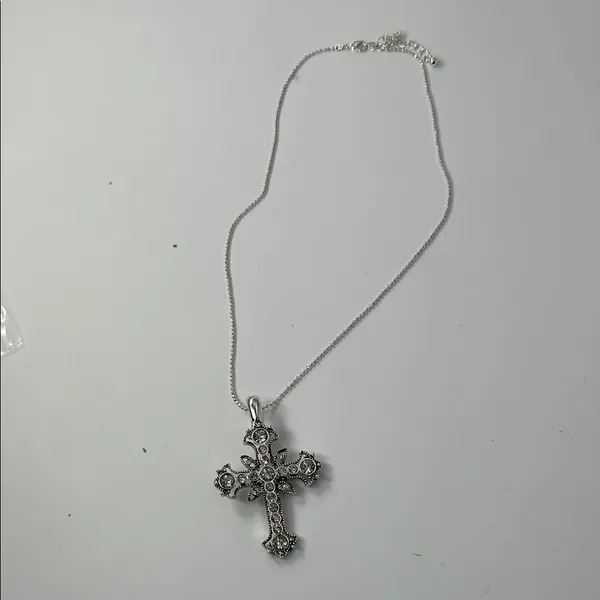 Elegant Silver Cross Pendant Necklace - Image 9