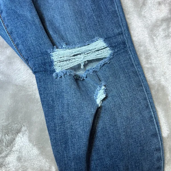 Old Navy Womens Size 6 Power Slim Straight Jeans Distressed Rips Blue Denim‎ - Image 11