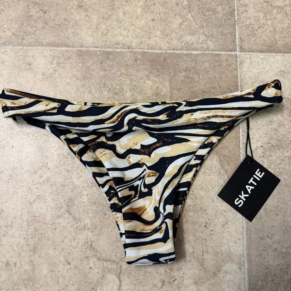 NWT- SKATIE One-Shoulder Bikini Set in Abstract Print - Image 2