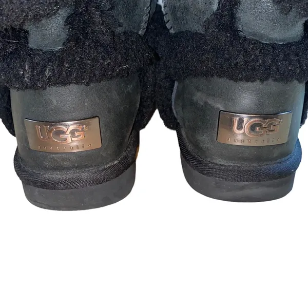 UGG Airehart Black Sheepskin Wool Lined‎ Fold Over Buckle Boots Women's Size 6 - Image 5