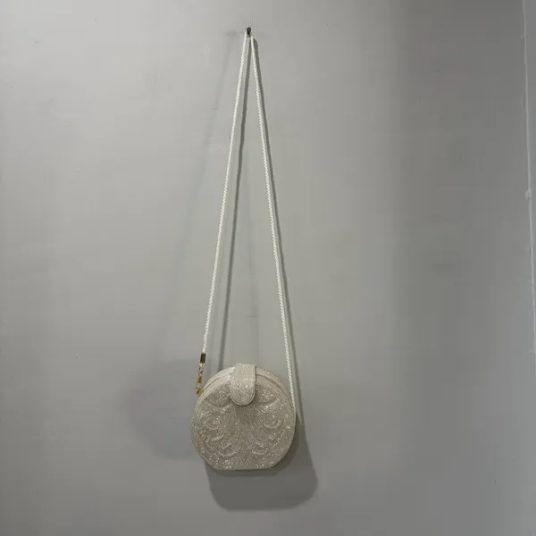vintage white beaded‎ round Shape Structured purse Gold Hardware Formal Fancy - Image 2