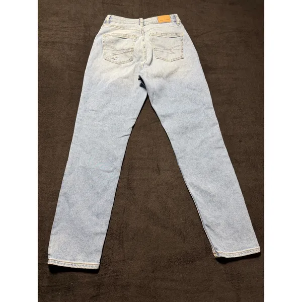 American Eagle Outfitters Womens Mom Jeans‎ Light Wash Distressed High Rise Size - Image 2