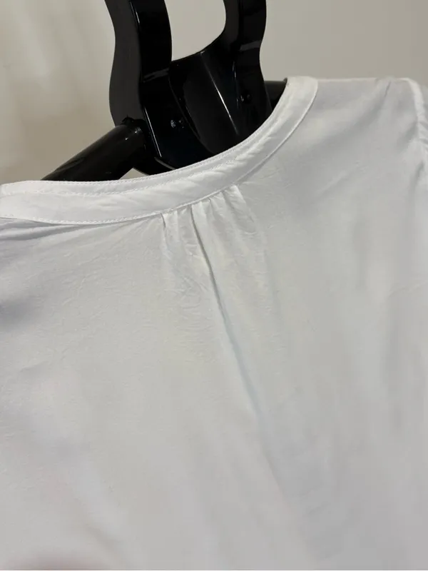 BeachLunchLounge White V-Neck Long Sleeve Blouse Medium - Image 7