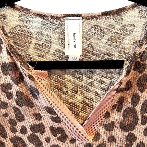 HoneyMe Small Brown/Tan‎ Leopard Print Waffle Knit Top NWOT - Image 2