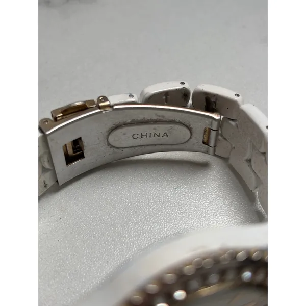 Embassy by Gruen White Enamel Crystal Bezel Quartz Watch Gold Tone Accents - Image 9