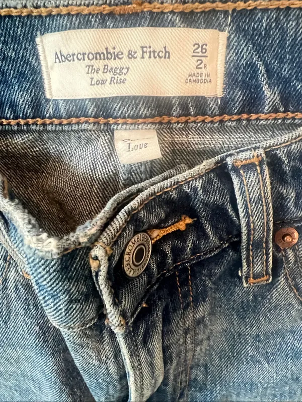 Abercrombie & Fitch The Baggy Low Rise Raw Hem Jeans 26/2R - Image 2