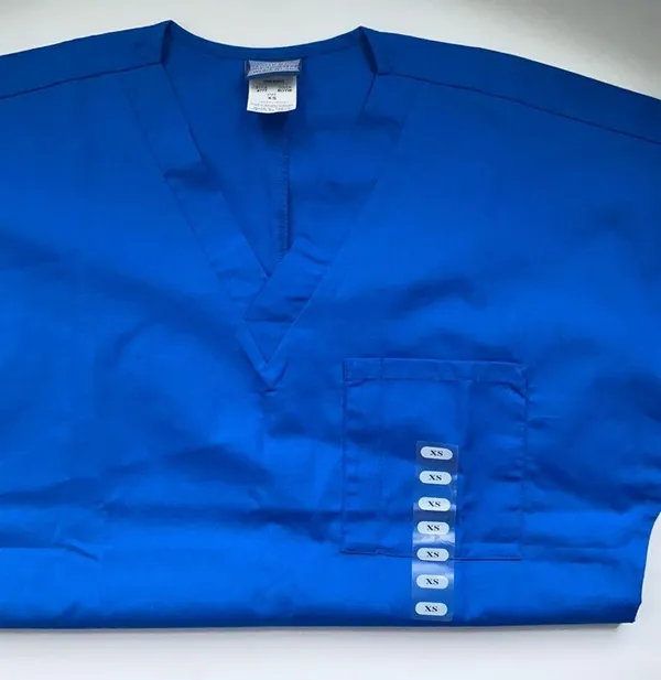 NWT Cherokee pocket scrub top, size XS - Image 4