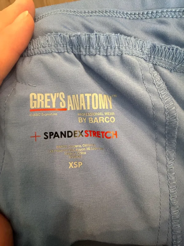 Greys Anatomy Scrub Set - Image 9