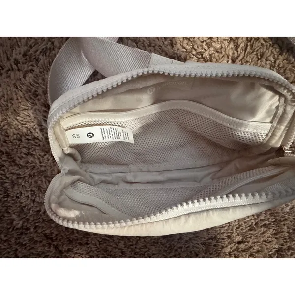 Lululemon Everywhere Belt Bag 1L White‎ Opal Crossbody Waist Bag - Image 5