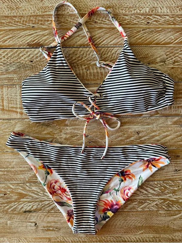 🌺Cupshe Reversible Floral & Striped Bikini Set🌺 ~medium - Image 7