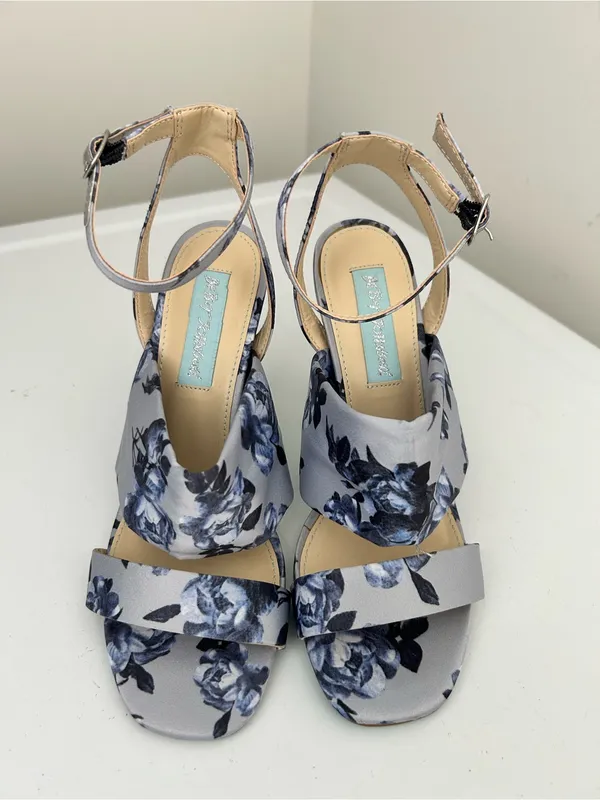 Betsey Johnson Blue Floral Heeled Sandals Size 6M - Image 3