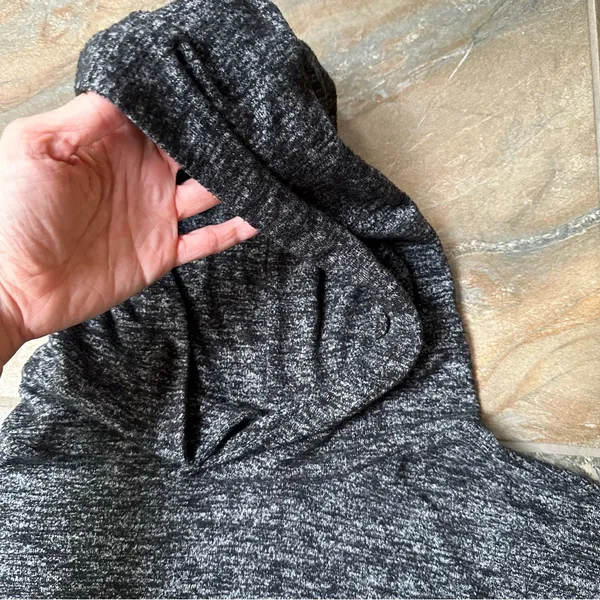 Gap Softspun Crop Hoodie Women’s Size Large Black Marl - Image 3