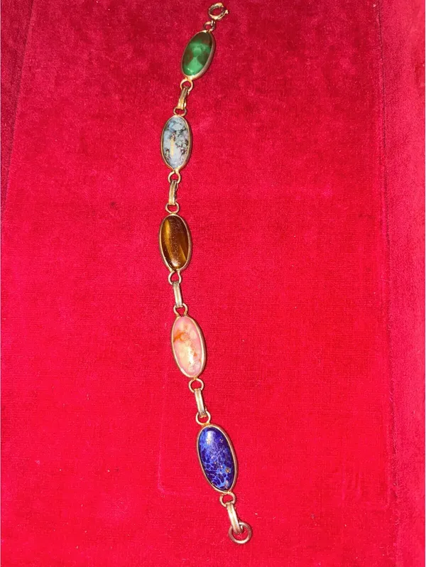 Vintage Egyptian Revival Gold Tone Multi-Stone Oval Cabochon Link Bracelet 7.25” - Image 2