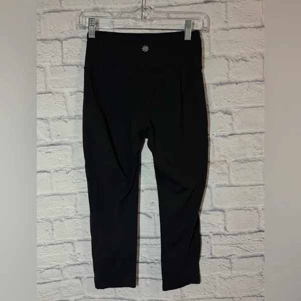 Athleta Capris, sz Small - Image 3