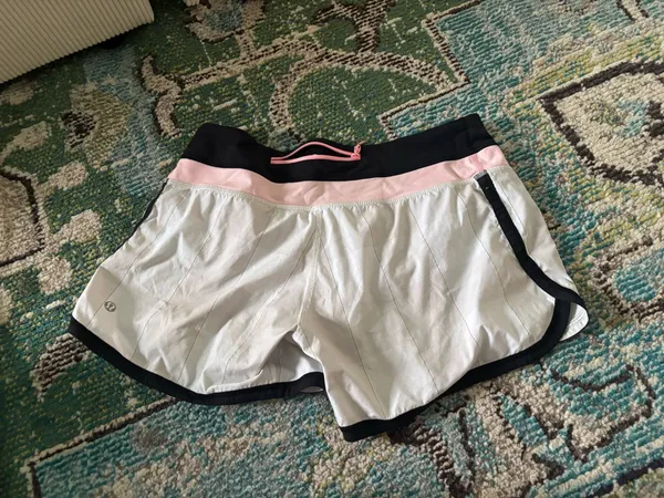 Lululemon speed up shorts - Image 2